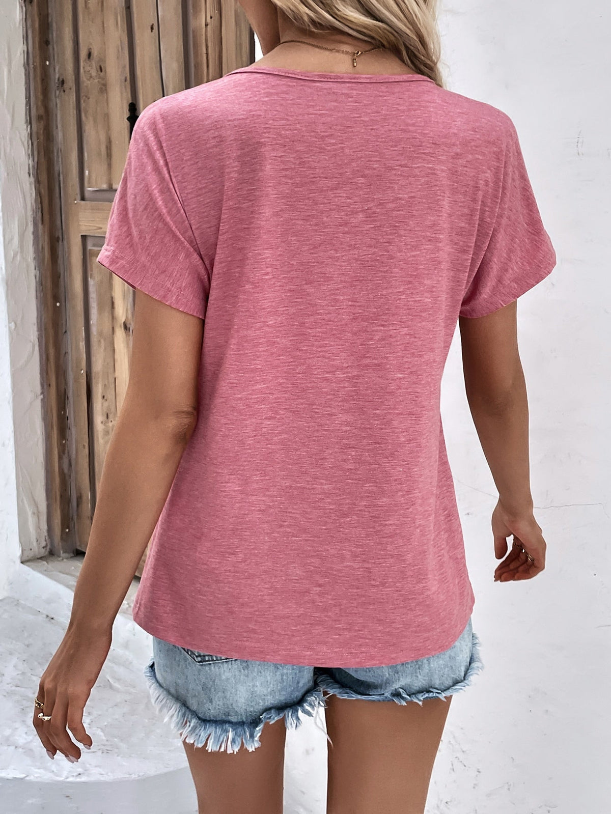 T-Shirt mit V-Ausschnitt und Knopfdetail (3 kaufen, kostenloser Versand)
