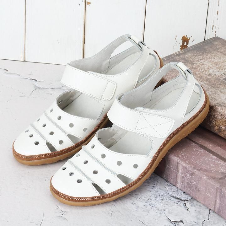 Flache Damen-Ledersandalen mit Hohlhaken