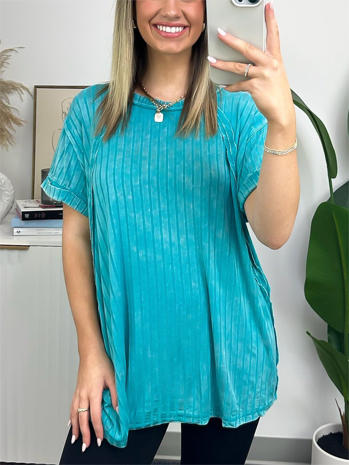 Damen-T-Shirt in lockerer Rippstrick-Optik mit Mineral-Waschung (2 kaufen, Versand gratis)