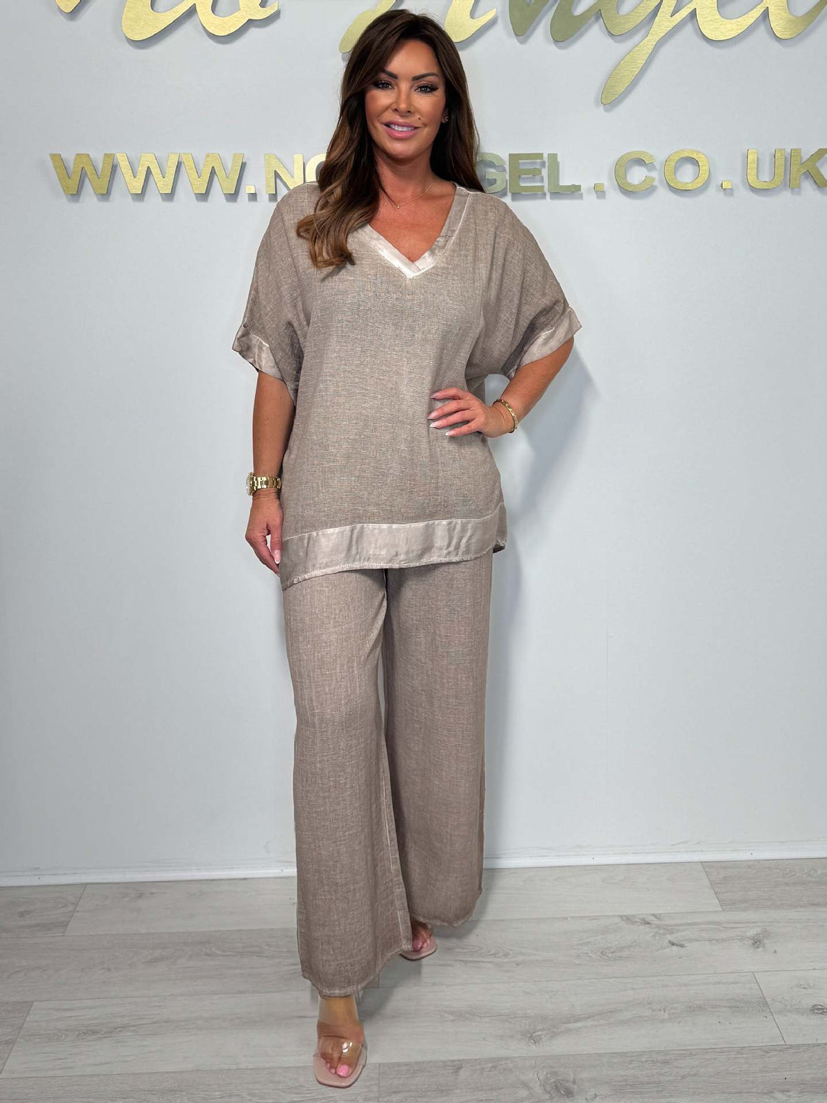 Women's casual, fashionable V-neck suit made of cotton and linen