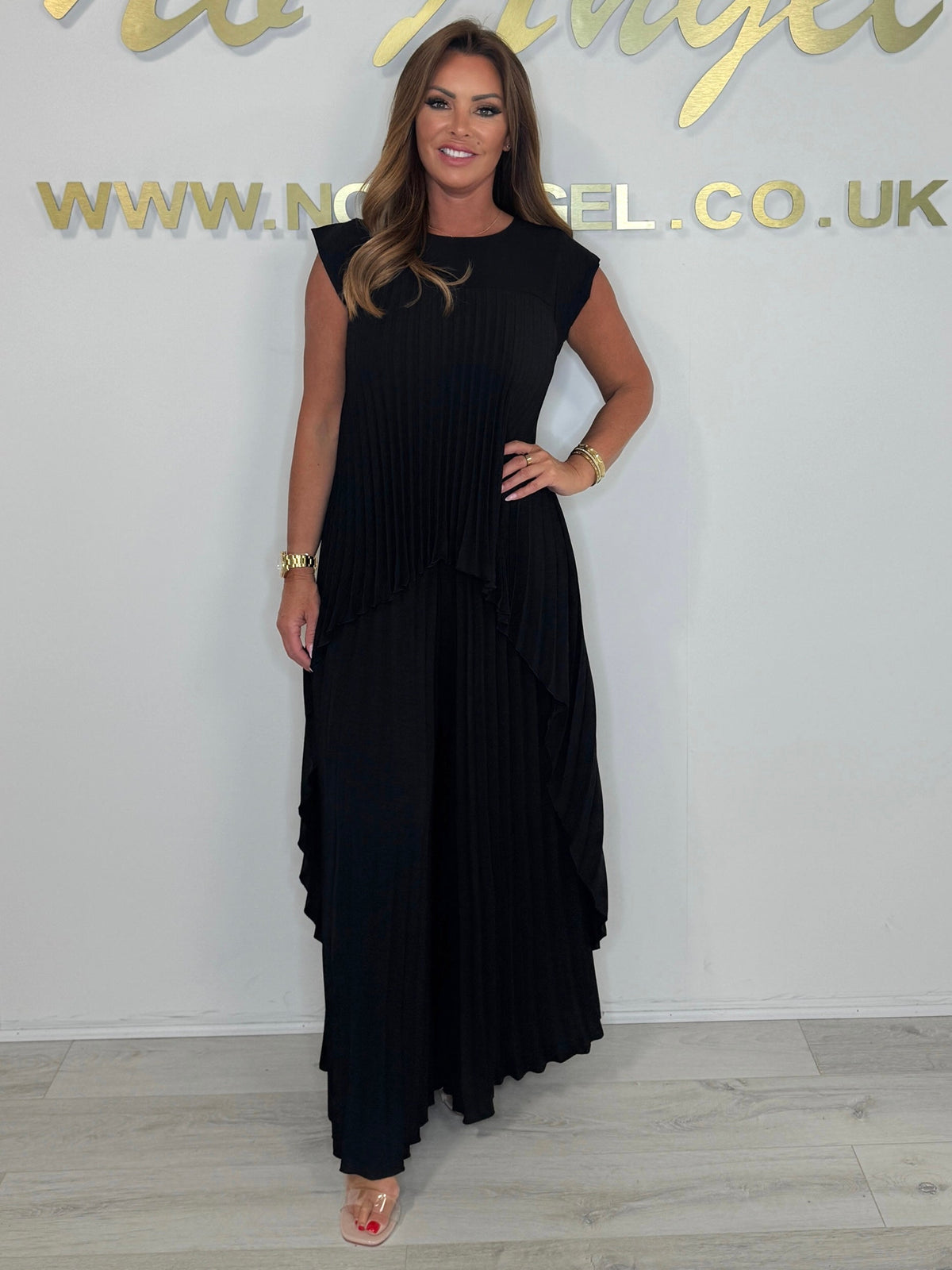 Plissiertes Zweiteiler-Set – High-Low-Oberteil & weite Hose Freizeit-Outfit