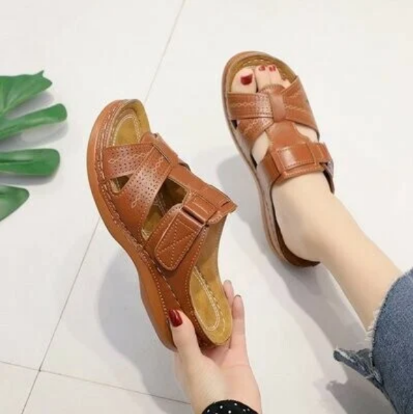 Hochwertige orthopädische Sandalen mit offener Zehenpartie