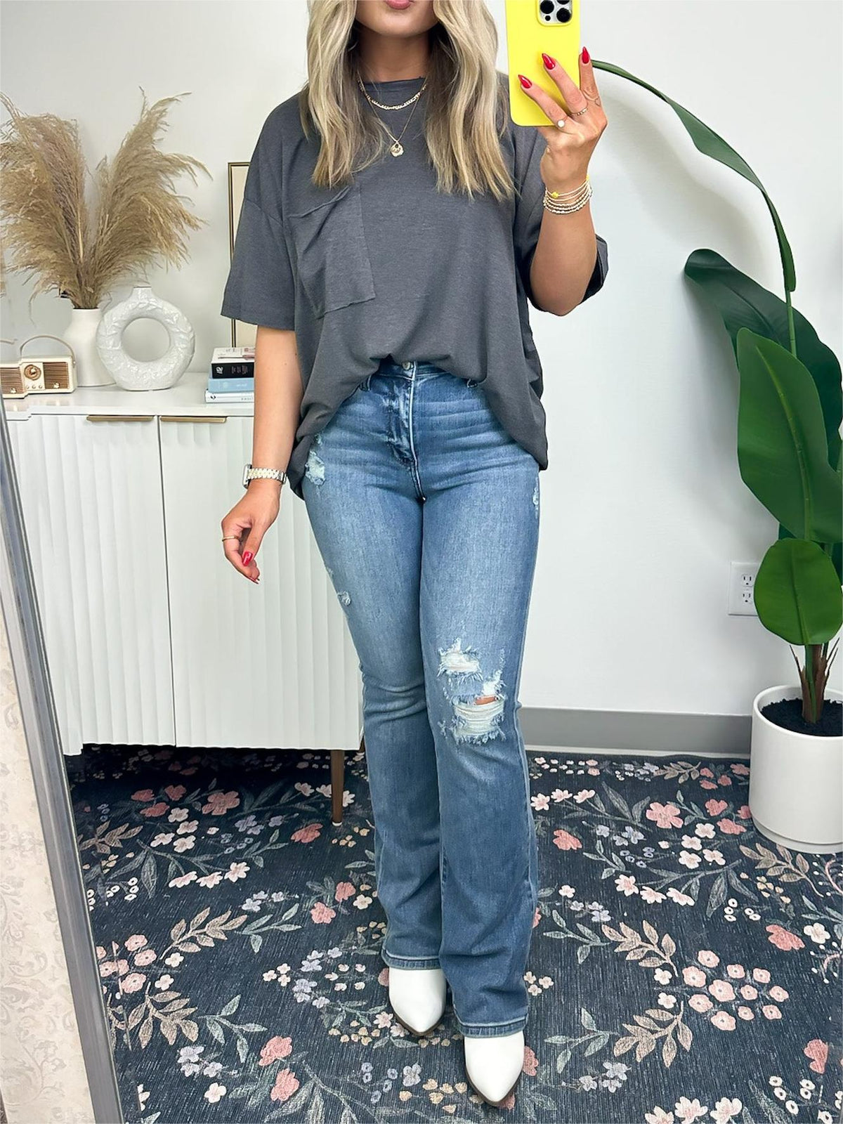 Damen-T-Shirt mit kastiger Passform und offenem Saum (3 kaufen, Versandkostenfrei)