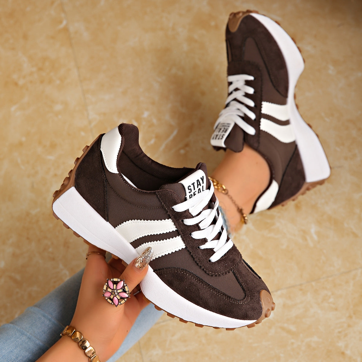 Stay-Real Sneakers | Retro-Style, der zu allem passt