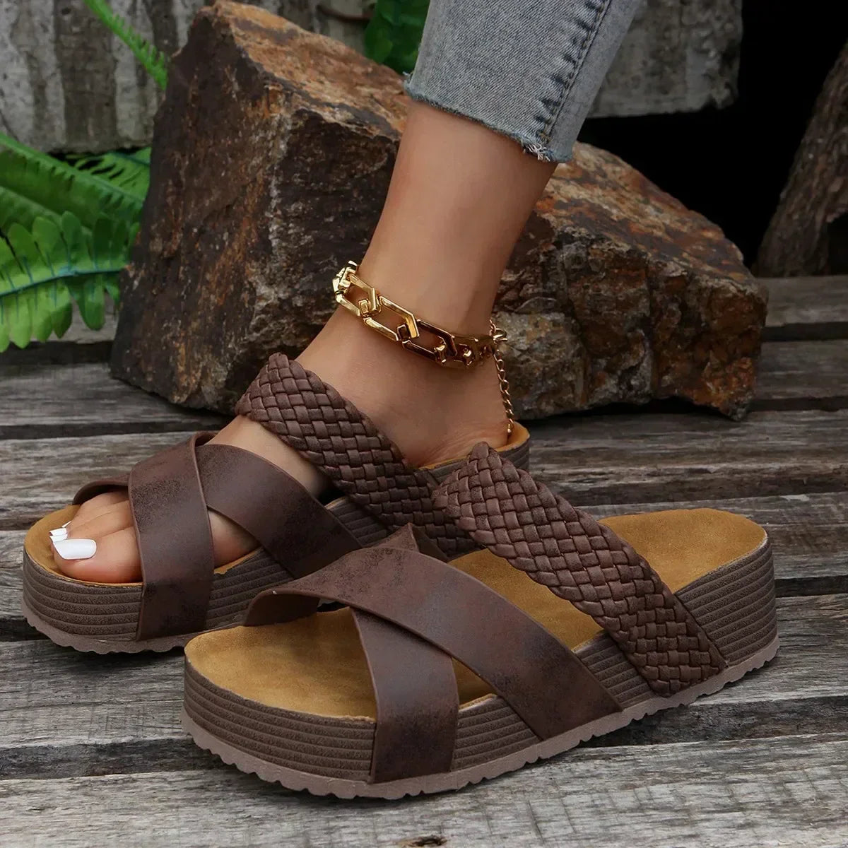 Geflochtene Damensandalen