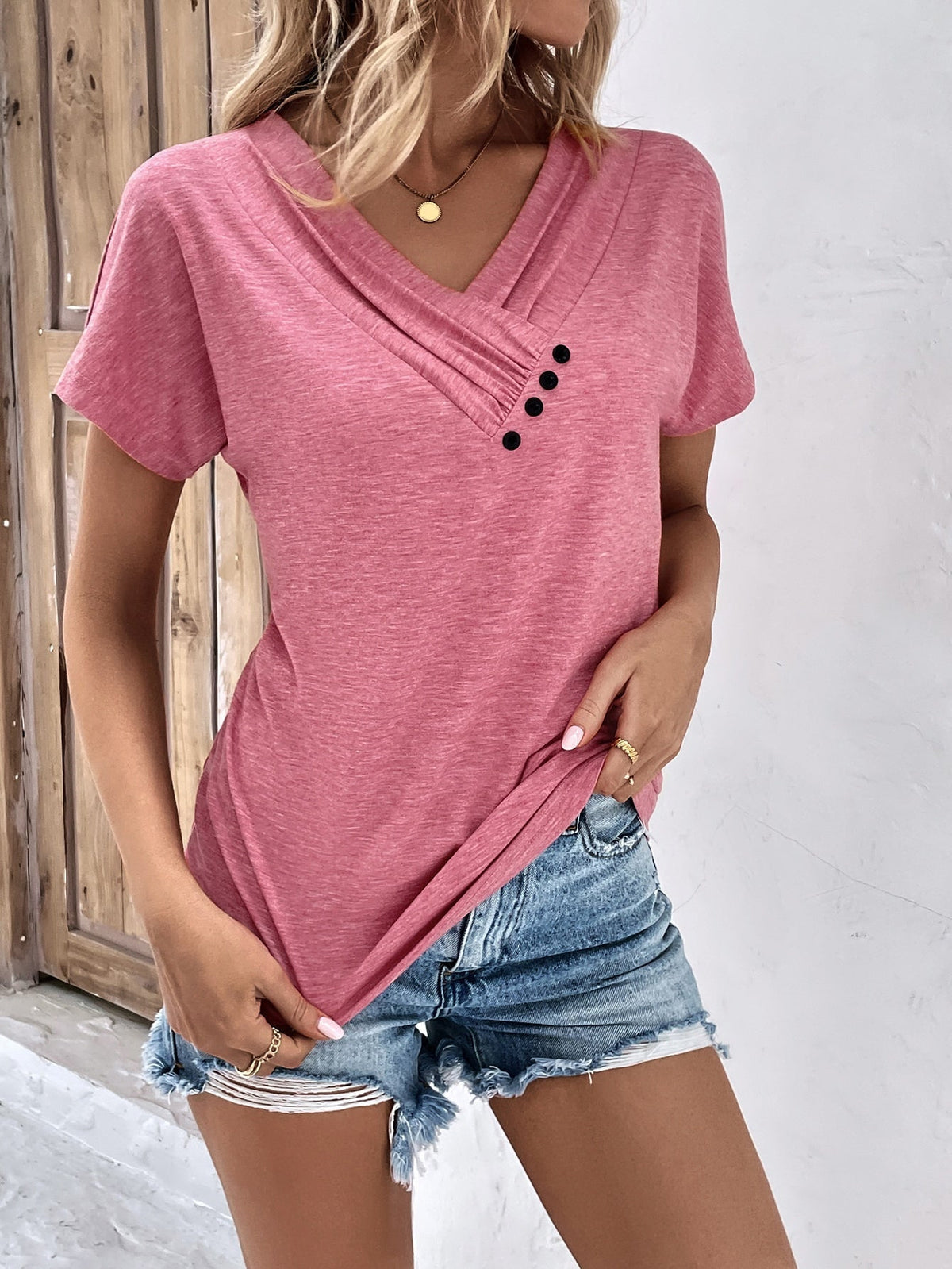 T-Shirt mit V-Ausschnitt und Knopfdetail (3 kaufen, kostenloser Versand)