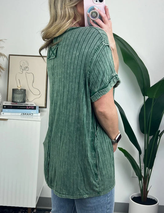 Damen-T-Shirt in lockerer Rippstrick-Optik mit Mineral-Waschung (2 kaufen, Versand gratis)