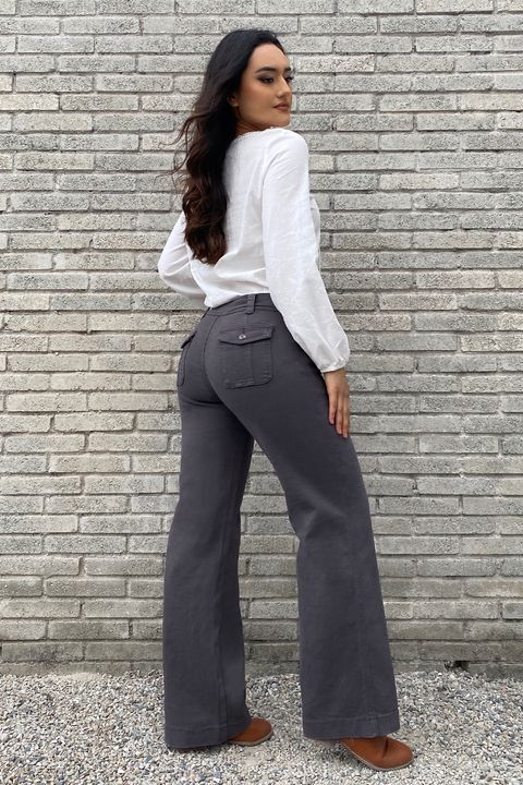 Hose mit festem Knopfdetail, Pattentasche und geradem Bein