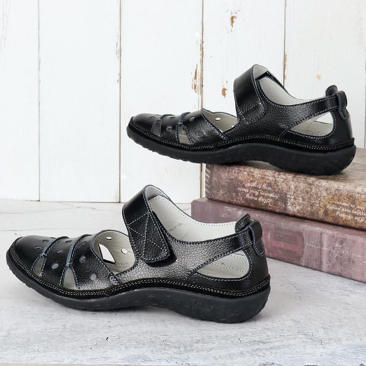 Flache Damen-Ledersandalen mit Hohlhaken