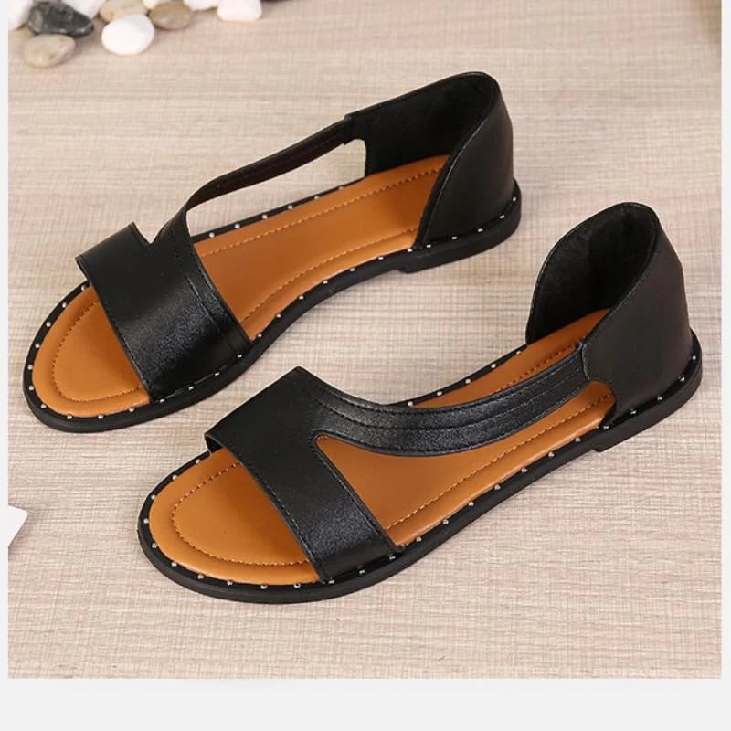 Flache Sandalen mit offener Zehenpartie und Fischmaulnieten