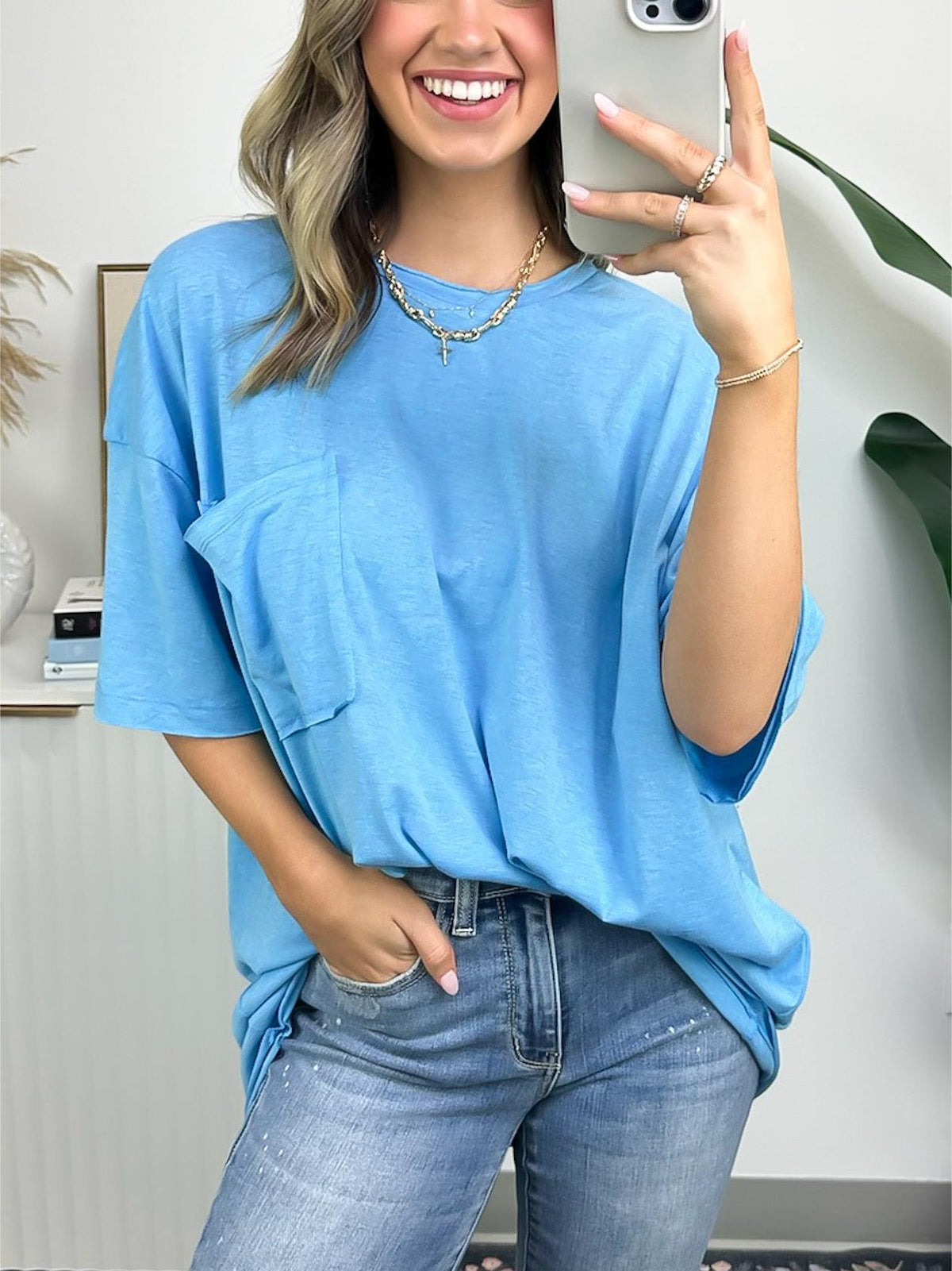 Damen-T-Shirt mit kastiger Passform und offenem Saum (3 kaufen, Versandkostenfrei)