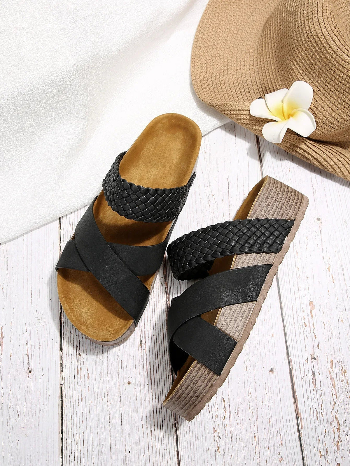 Geflochtene Damensandalen