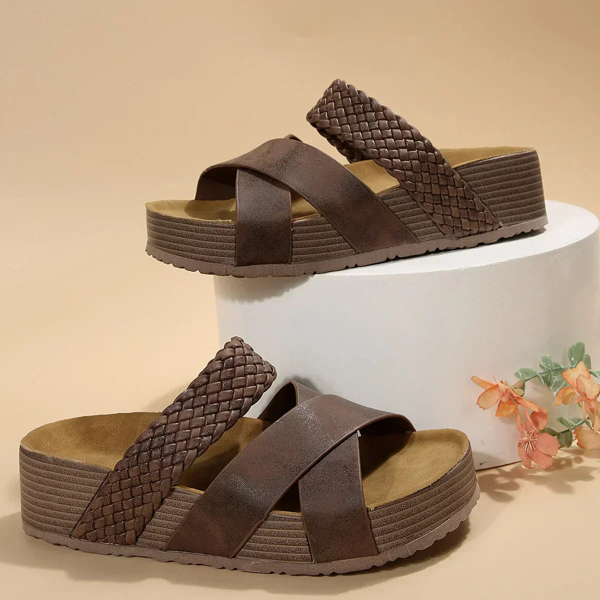Geflochtene Damensandalen