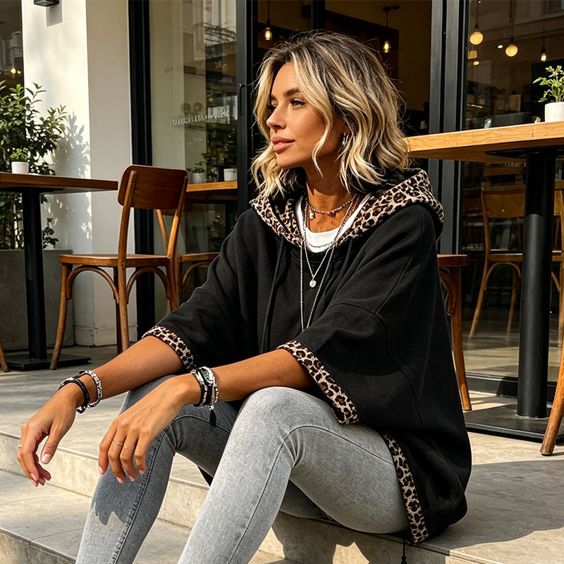 Damen-Hoodie mit Leopardenbesatz – Lässig geschnittenes Sweatshirt mit Kordelzug